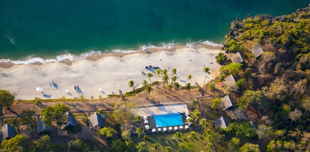 8-Day Madagascar Luxury Wildlife Safari & Flying Tour