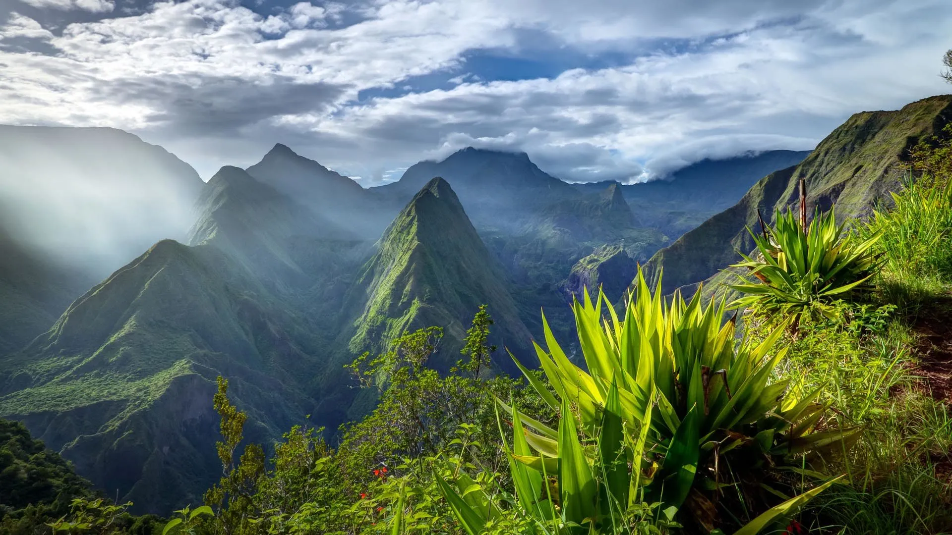 Imgi 14 Isle La Reunion Tour Operator Reunion Madagascar Africa Paysage 1920x1080 1