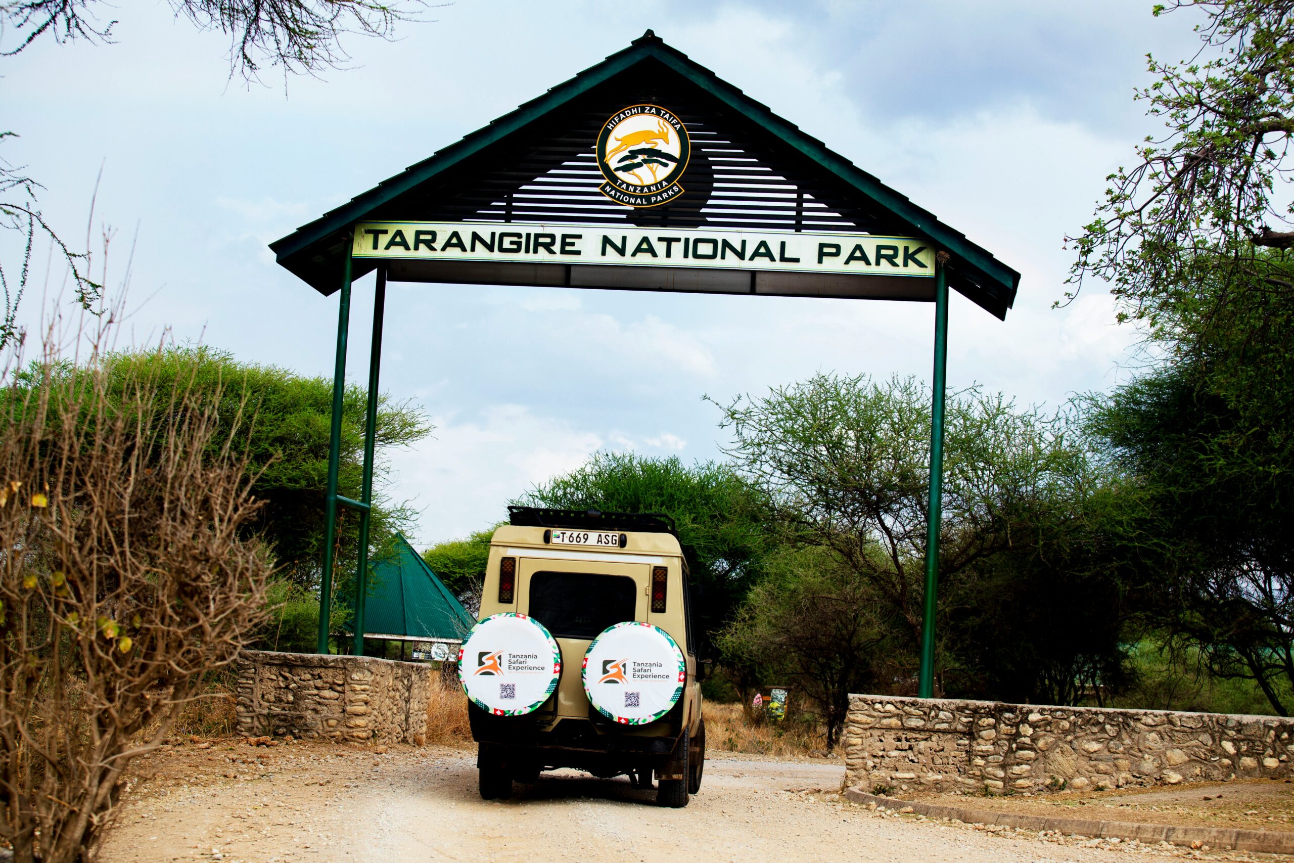 TANZANIA FAMILY SAFARI | A LUXURY JOURNEY FOR TEENS & EXPLORERS